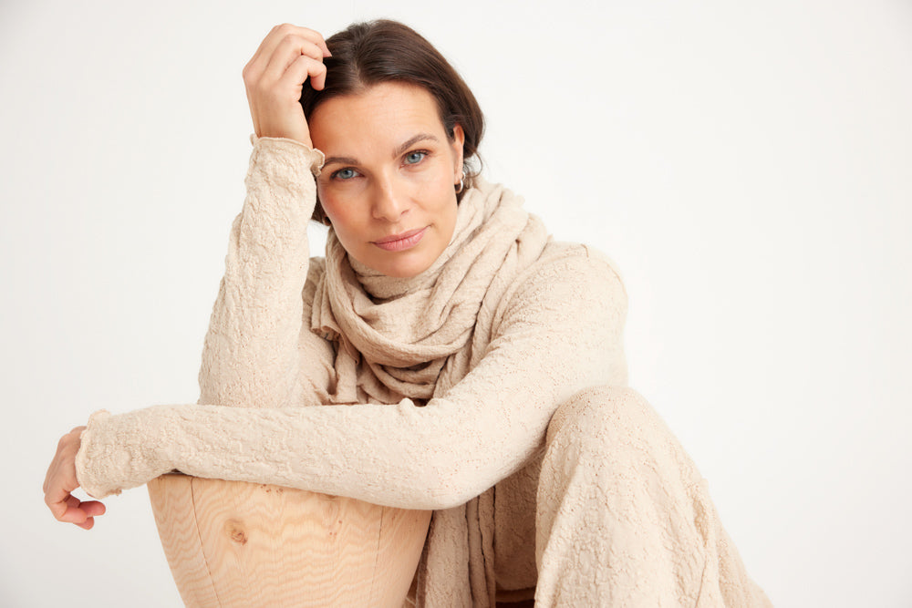 The Large Bubble Wool Scarf from By Basics