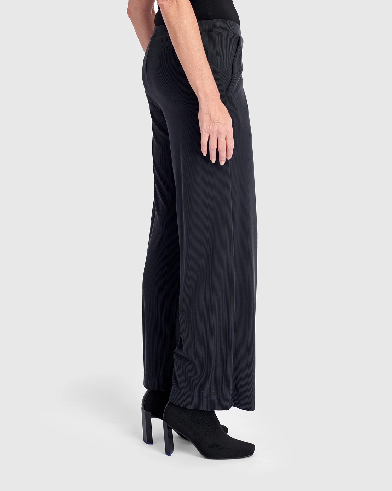 Alembika Essential Cupro Relaxed Pants
