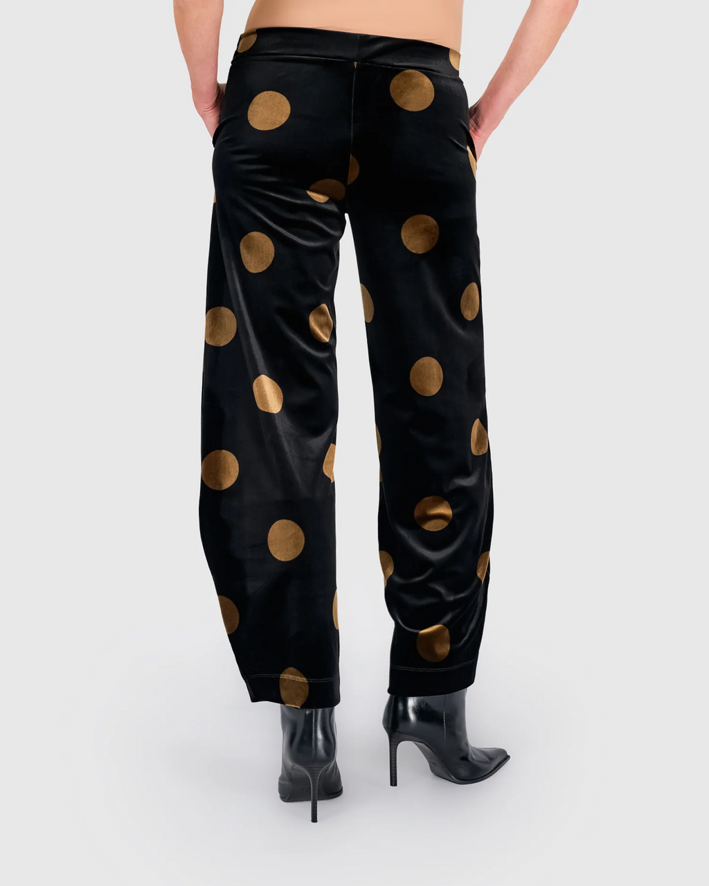 Alembika's Everyday Velvet Flow Pants