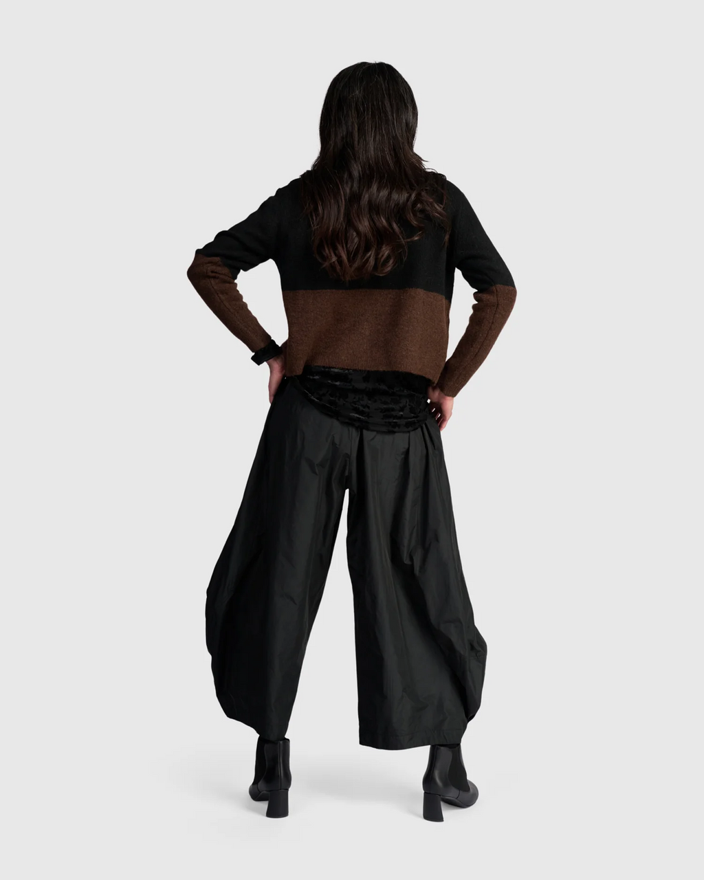  Alembika's Maeve Cardigan in Chocolate & Black