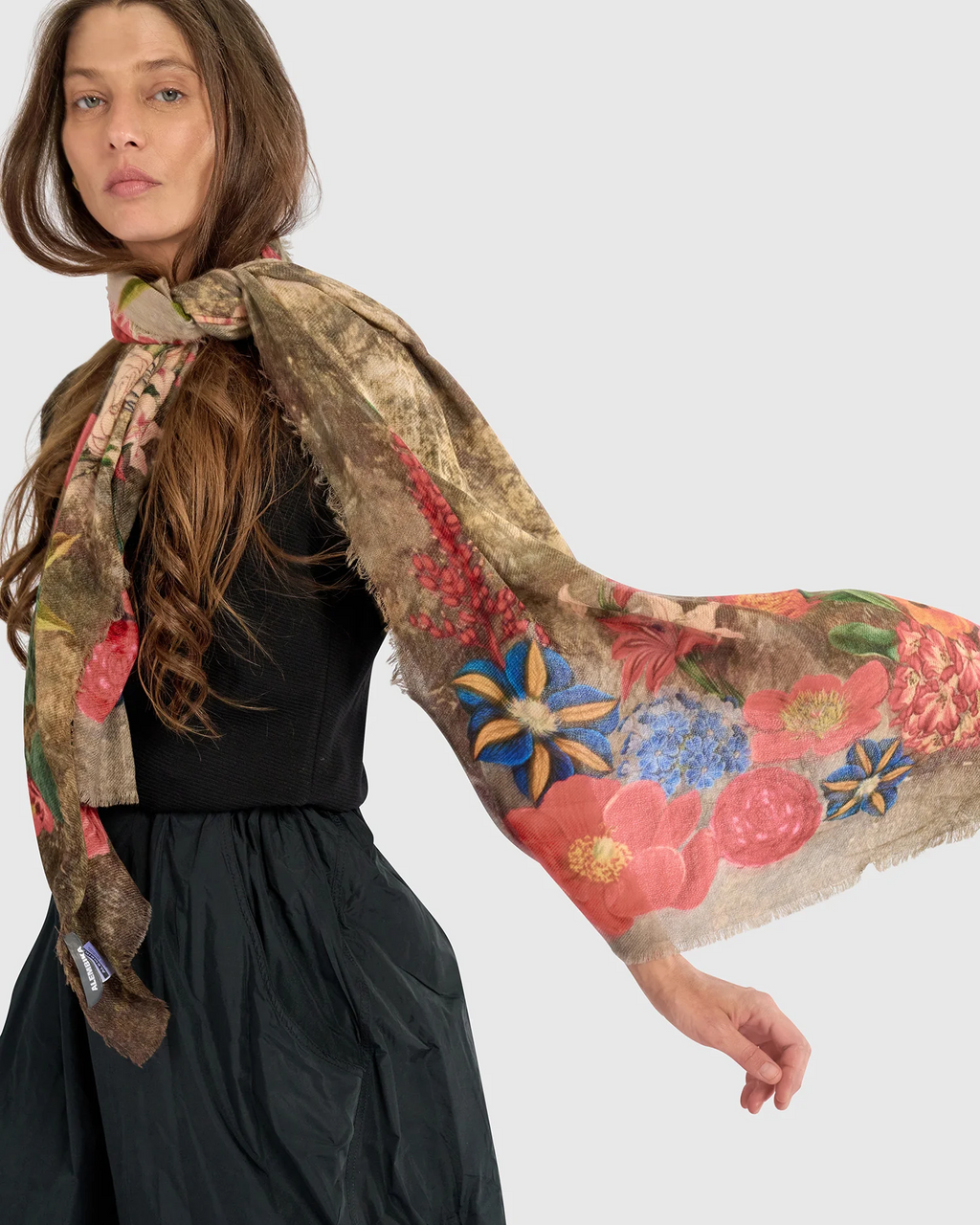 Alembkia Beige Bloom Deckle Scarf
