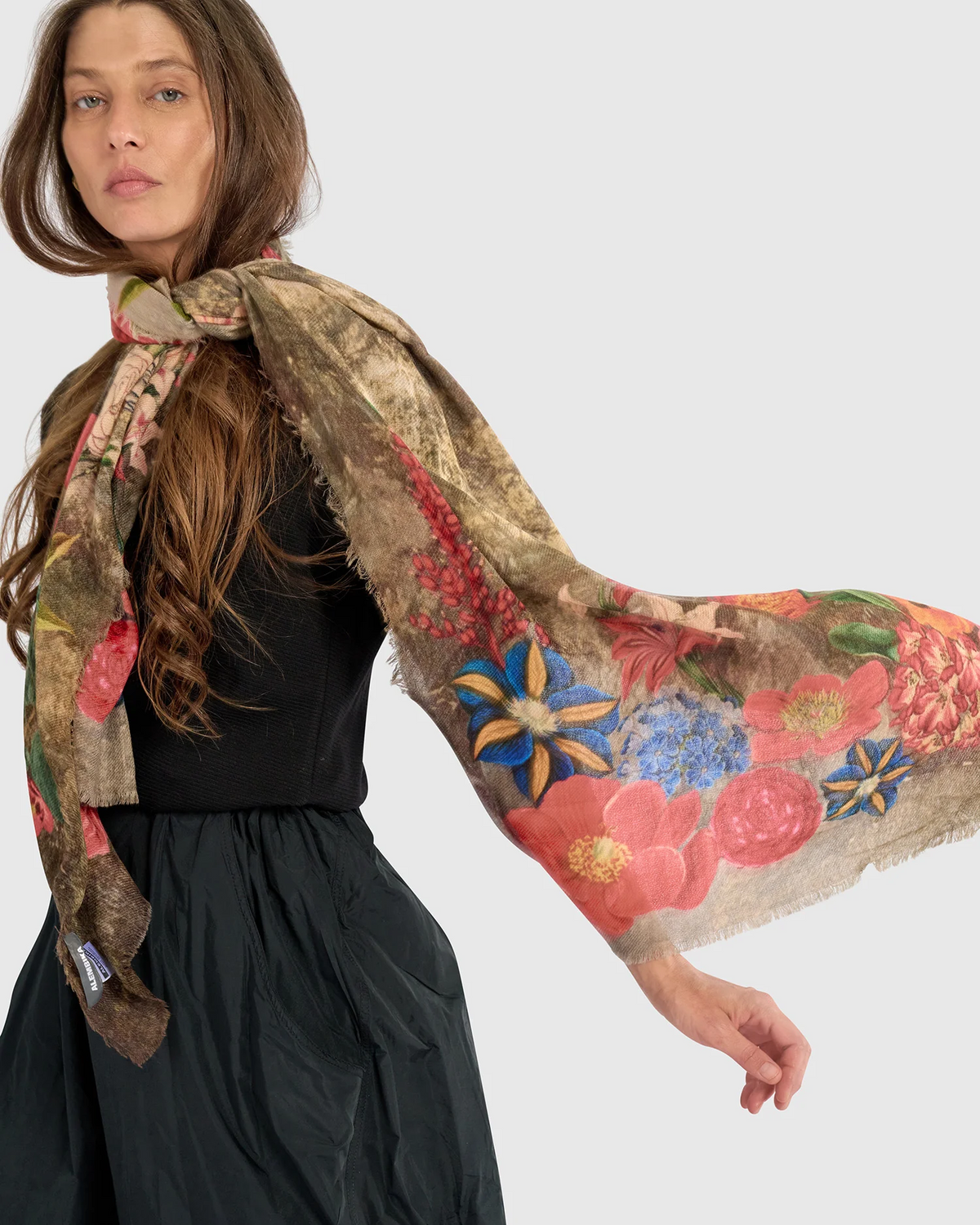 Alembkia Beige Bloom Deckle Scarf