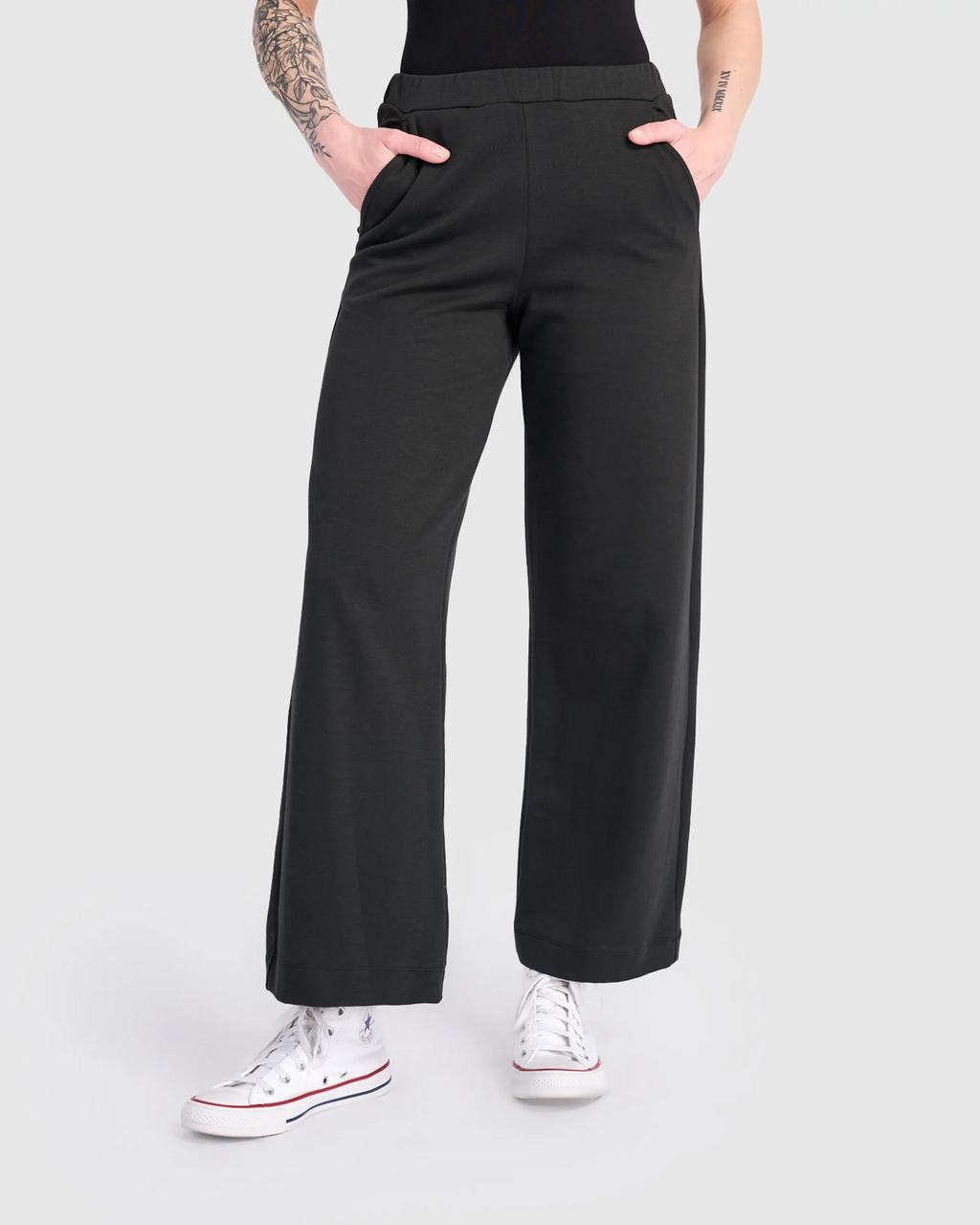 Alembika Urban Foundation Straight Leg Pant in Black
