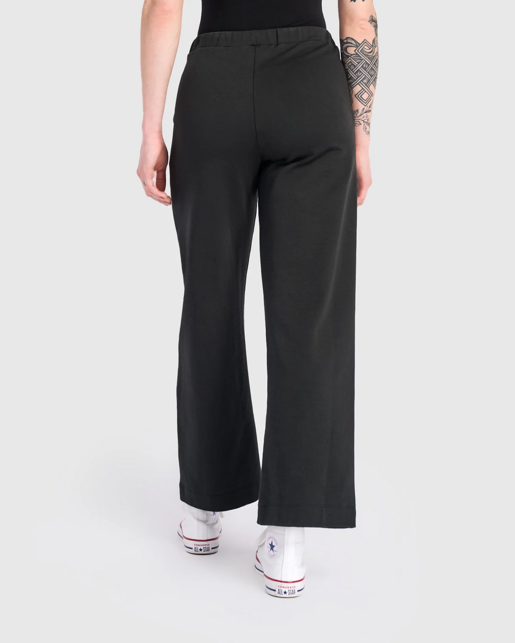 Alembika Urban Foundation Straight Leg Pant in Black