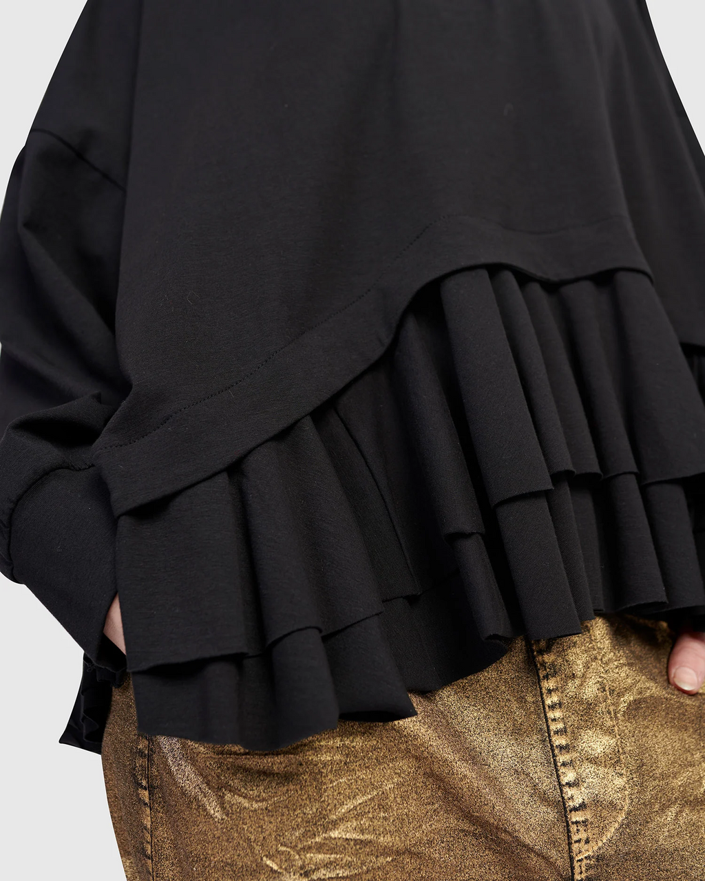 Alembika's Urban Shuffle Top in Black