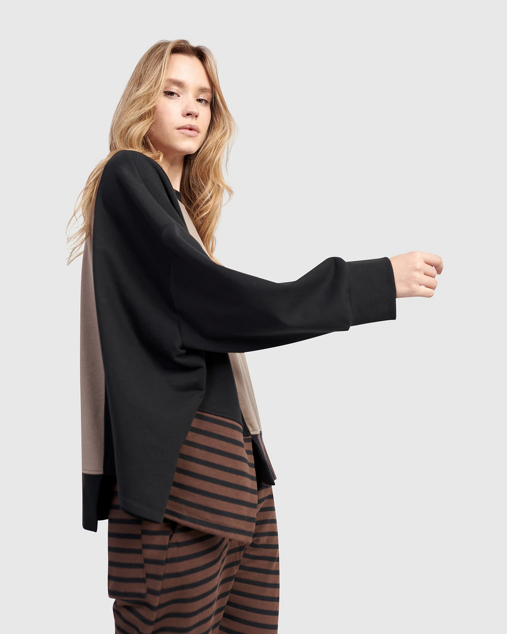 Alembika Urban Blitz Crewneck Top in Mix