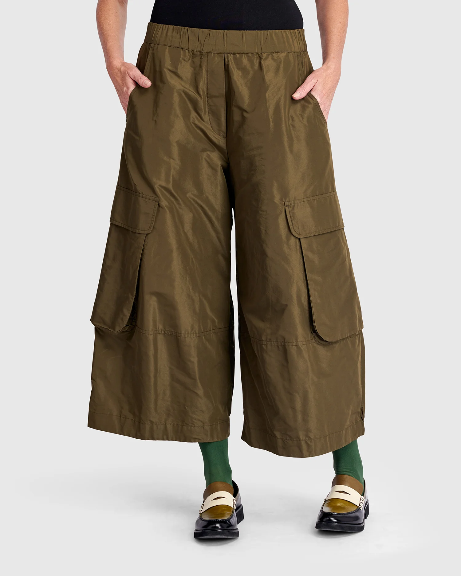 Alembika Urban Wide Cargo Pants in Khaki