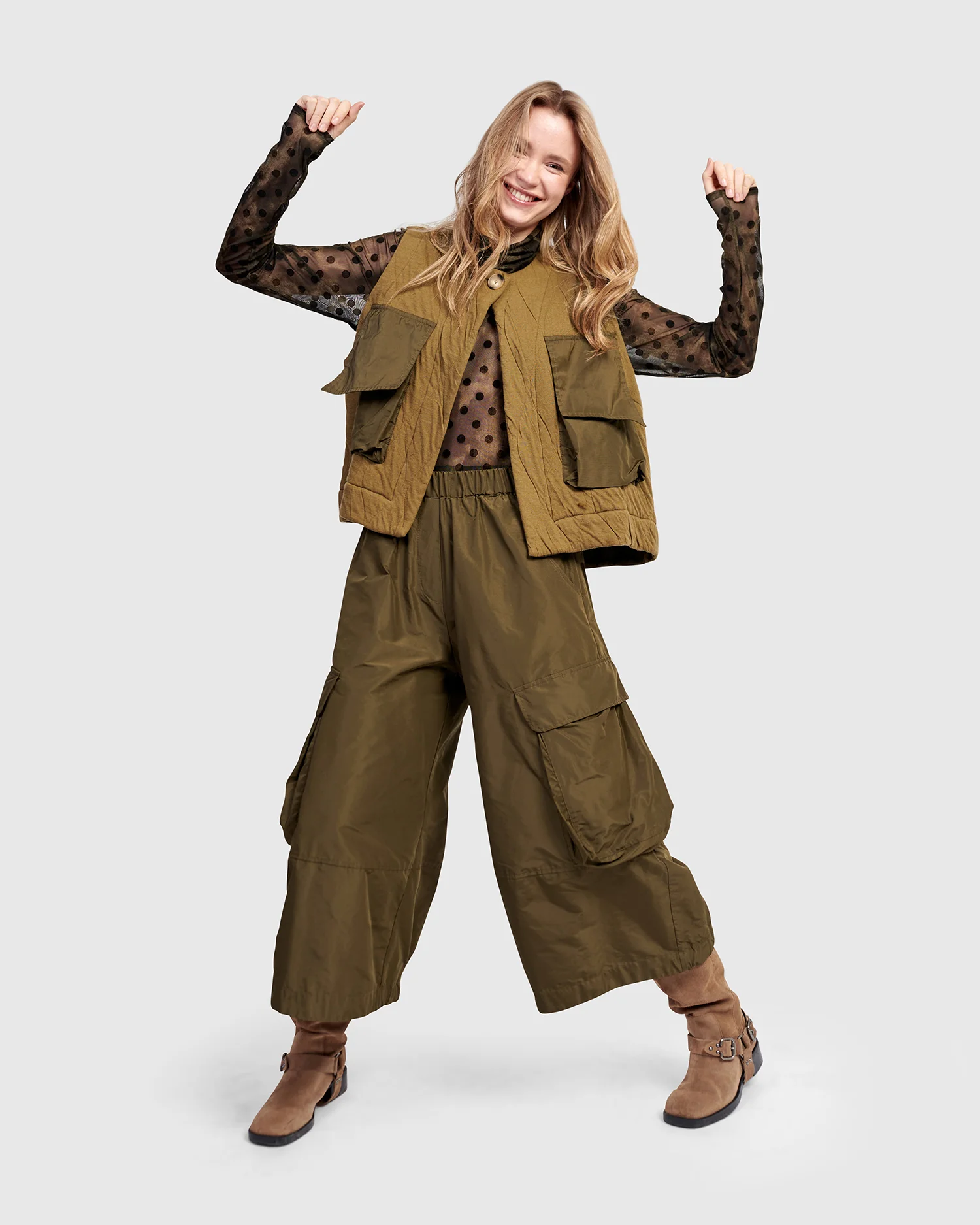 Alembika Urban Wide Cargo Pants in Khaki