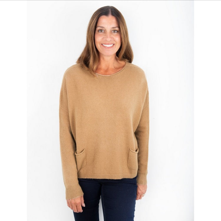 Amazing Woman Jodie Front Pocket Supersoft Knit Jumper in Caramel