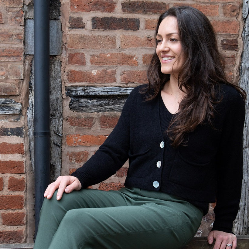 Amazing Woman Pookie Boxy Cropped Cardigan in Black