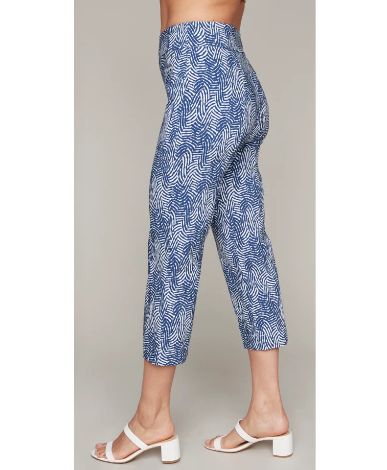 Carre Noir Geometric Pattern Capri