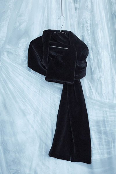 Elsewhere Ted Chic Scarf in Black