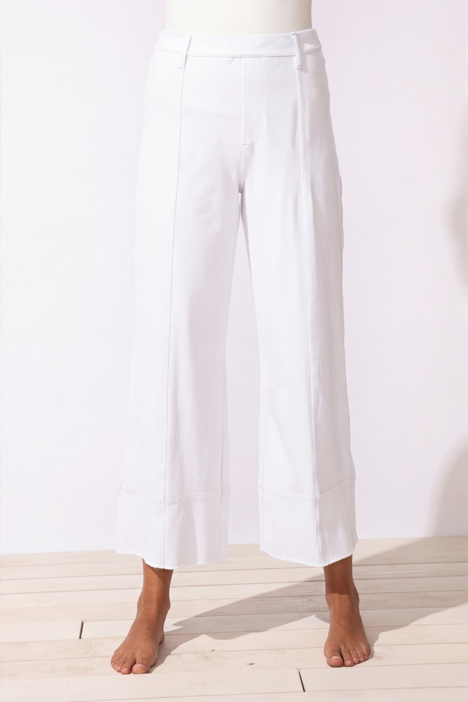 Escape's Comfort Knit Denim Crop Jeans in White