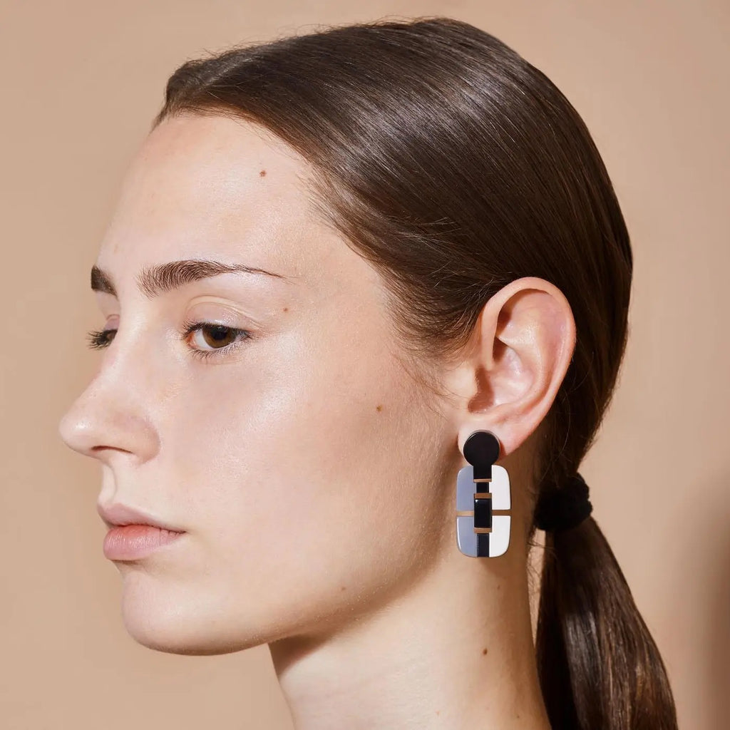 Panorama Link Earrings in Black