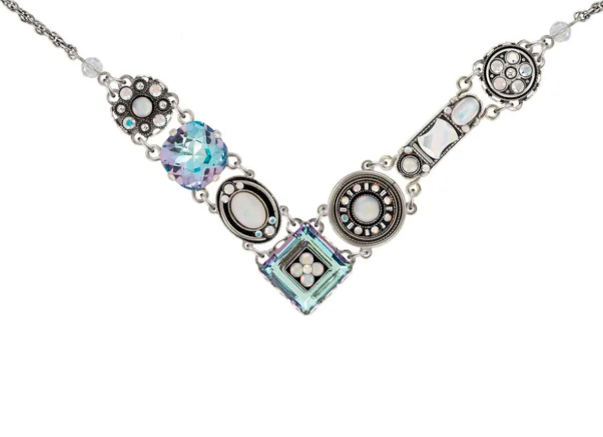 La Dolce Vita Snow Crystal V Necklace