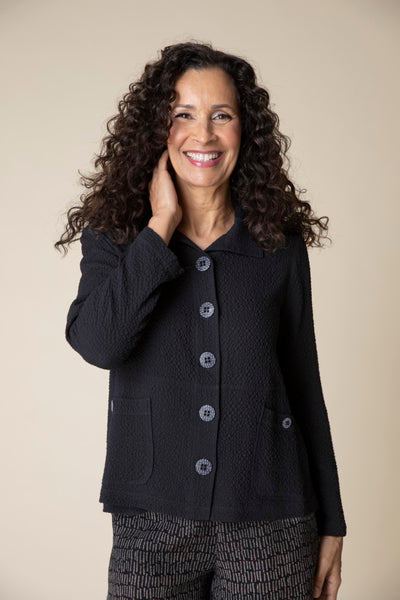 Habitat's Crinkle Crepe Solid Swing Jacket in Black