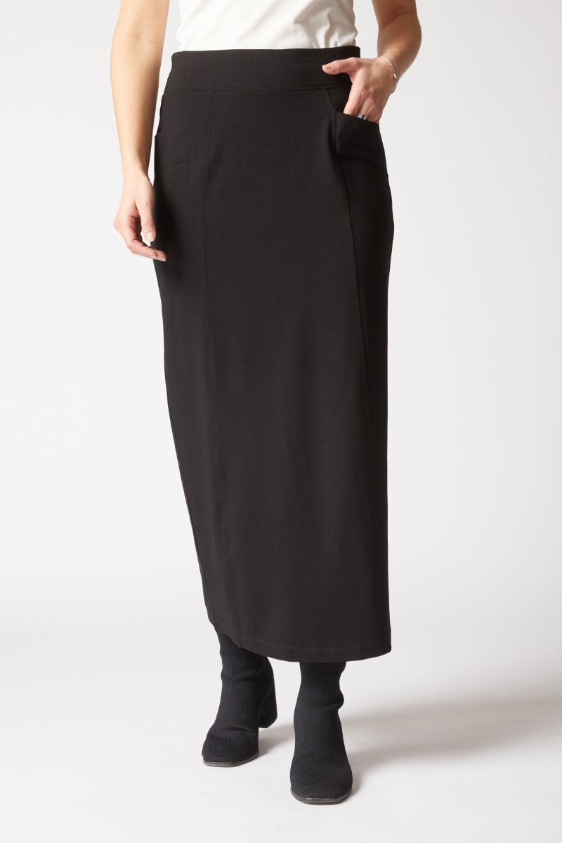 Habitat Core Travel Everything Skirt in Black