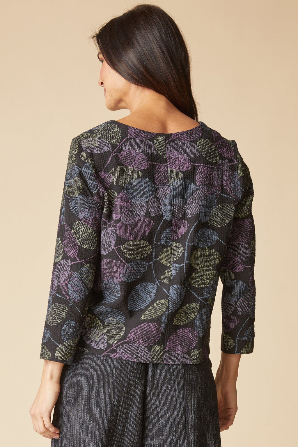 Habitat Crinkle Crepe Scattered Leaves Pleat Top in Black