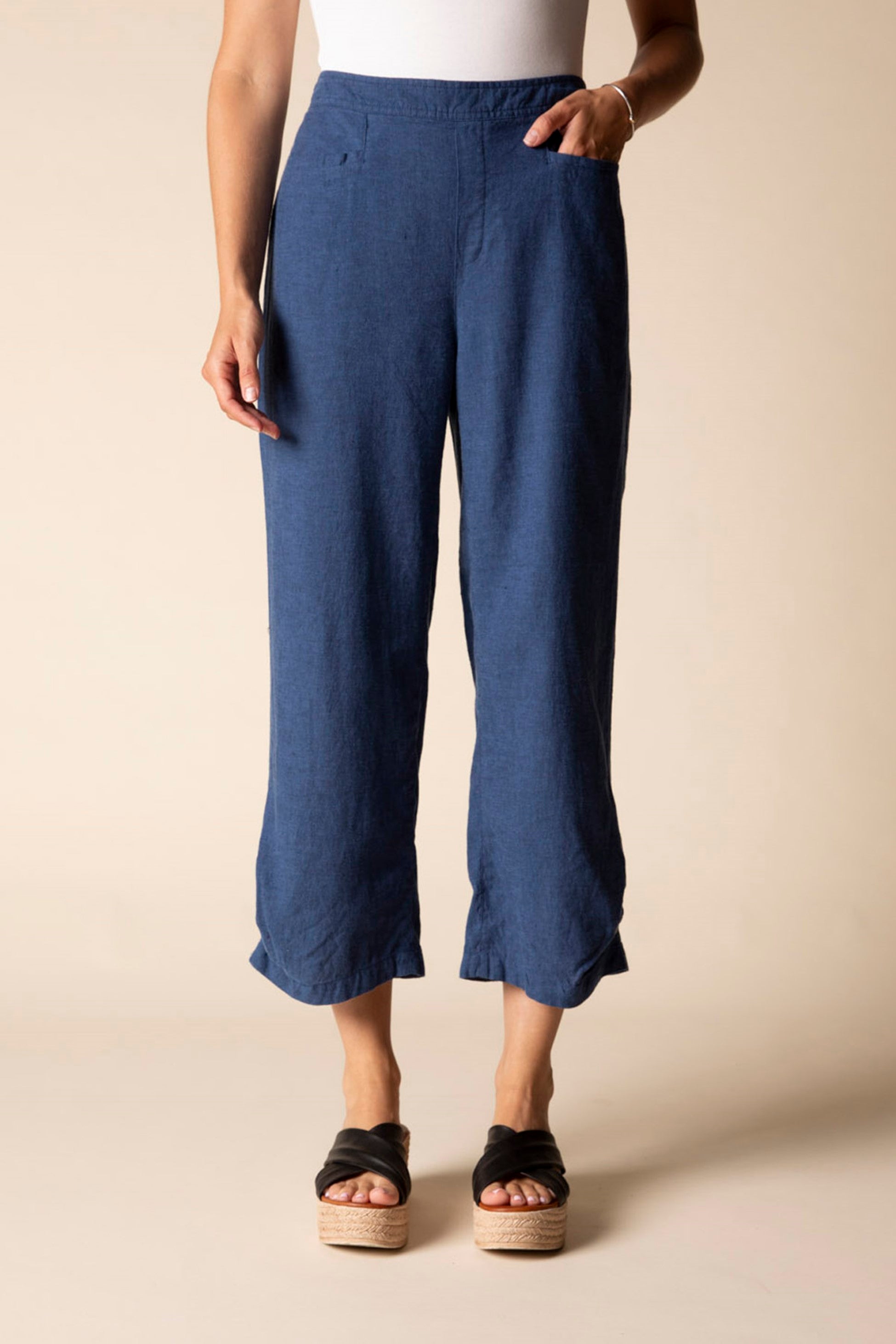 Habitat Pleat Button Capri in Navy