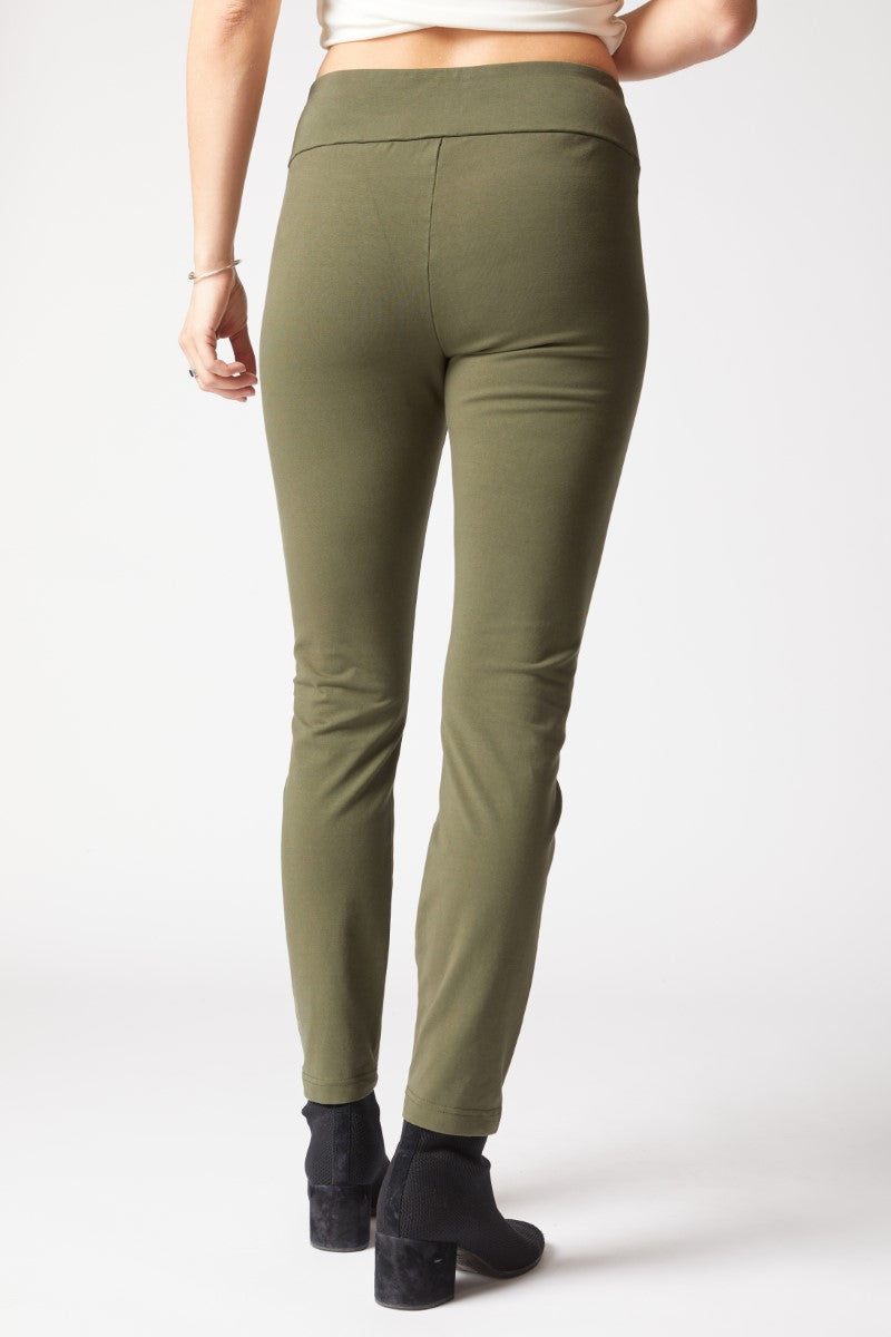 Habitat Stonewash Knit Slim Pant in Forest