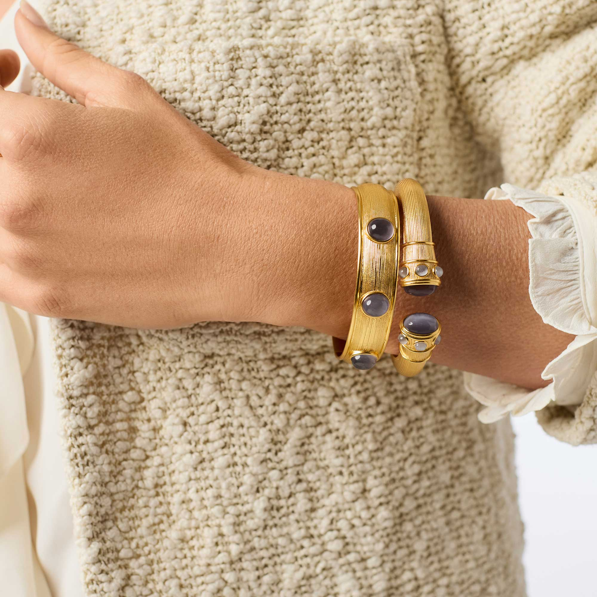 Julie Vos Cobblestone Hinge Bangle / Blue Cat's Eye
