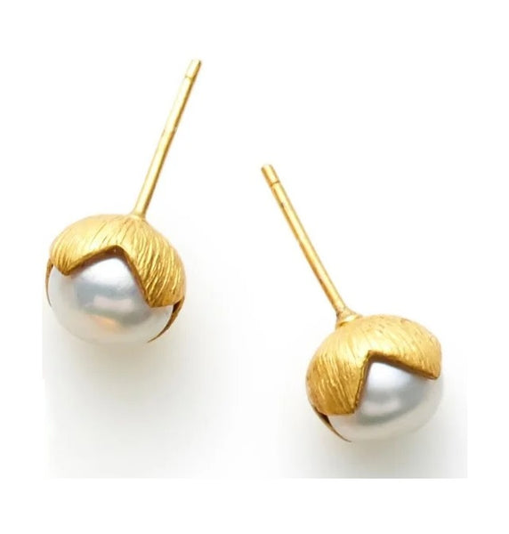 Penelope Gold & Pearl Stud Earrings