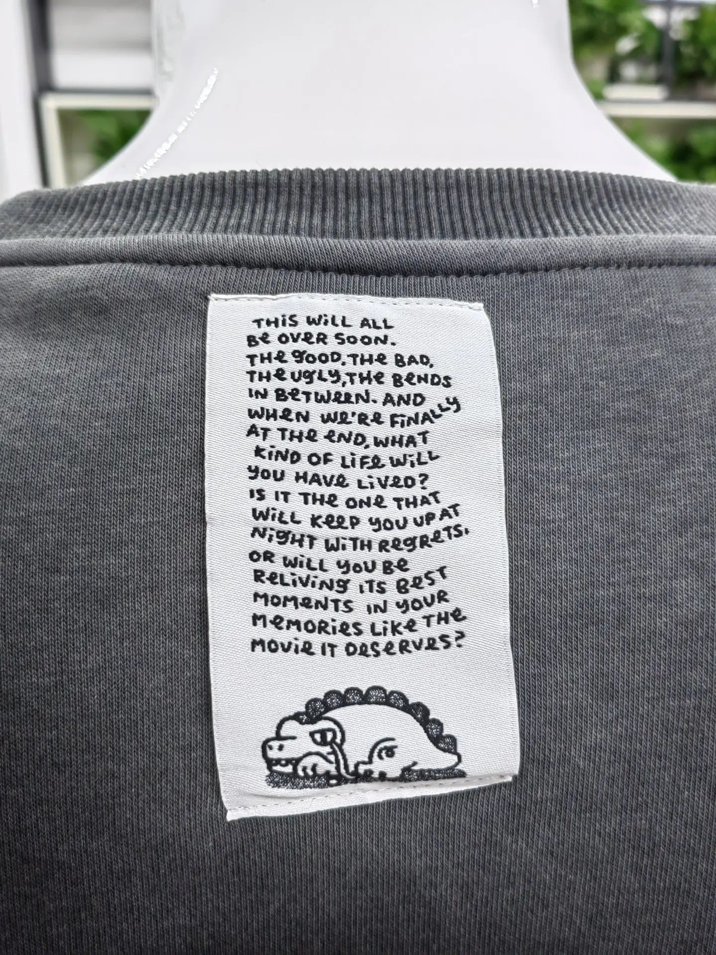 Karepango Kyouryuu Sweater