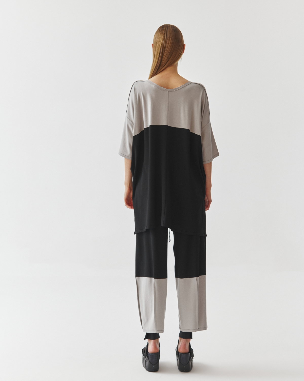 Kedziorek's Colorblock Pocket Top in Black and Grey