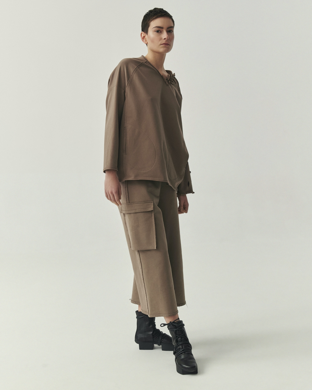 Kedziorek's Wide Trousers in Taupe