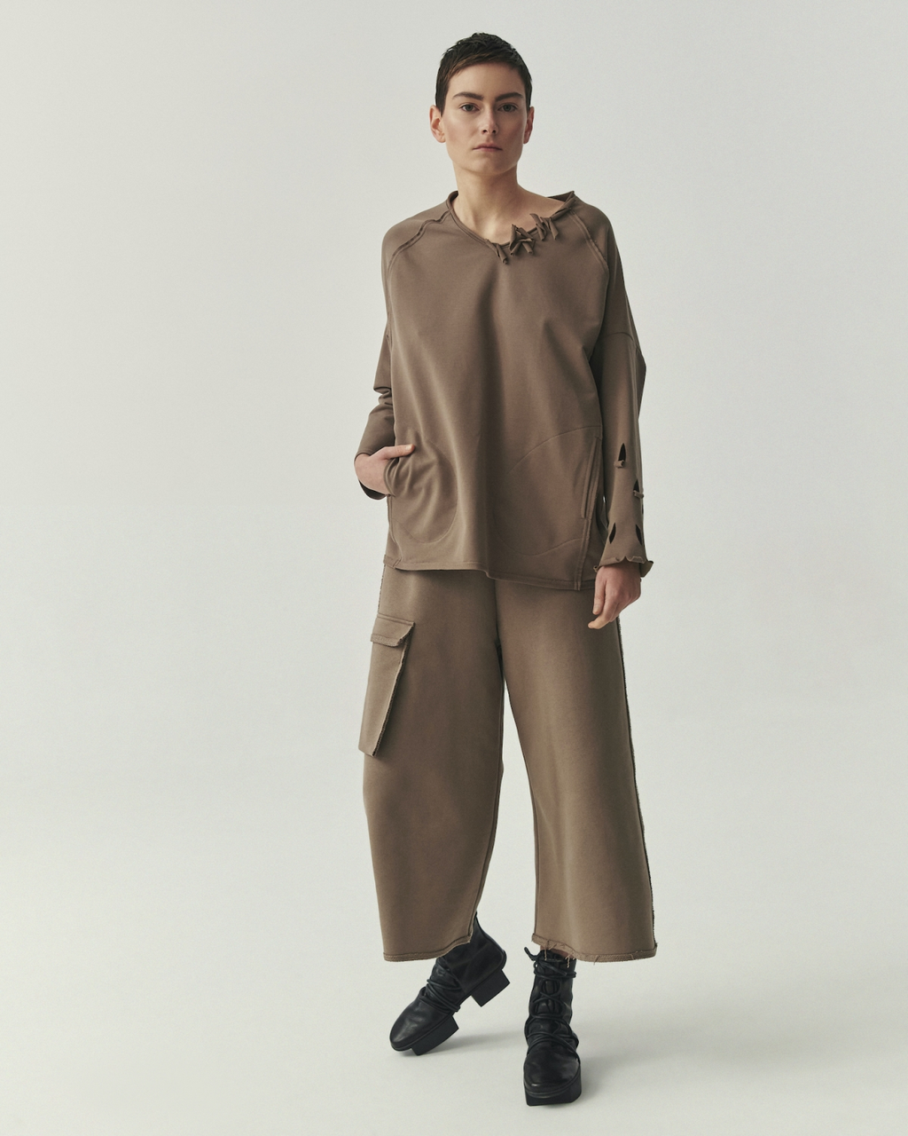 Kedziorek's Wide Trousers in Taupe