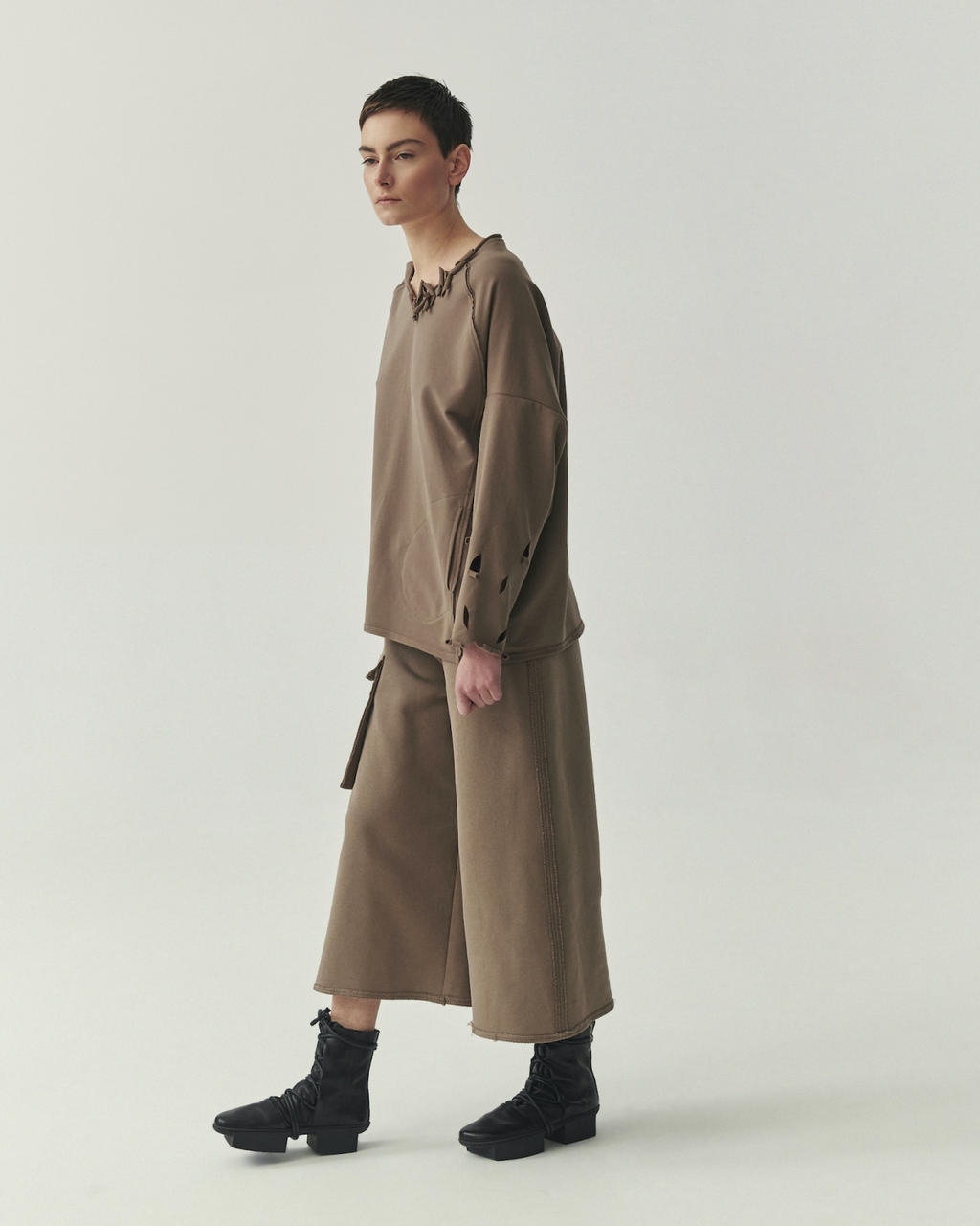 Kedziorek's Wide Trousers in Taupe