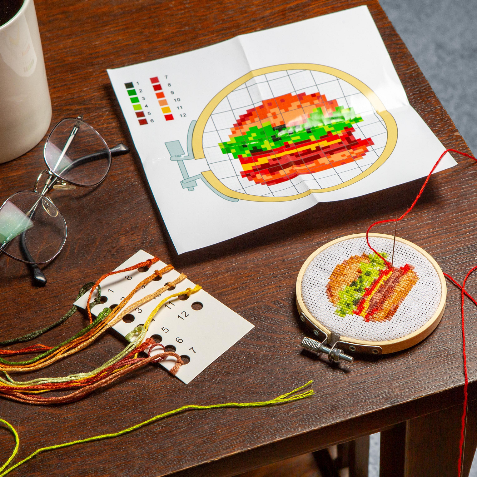 Burger Mini Embroidery Kit