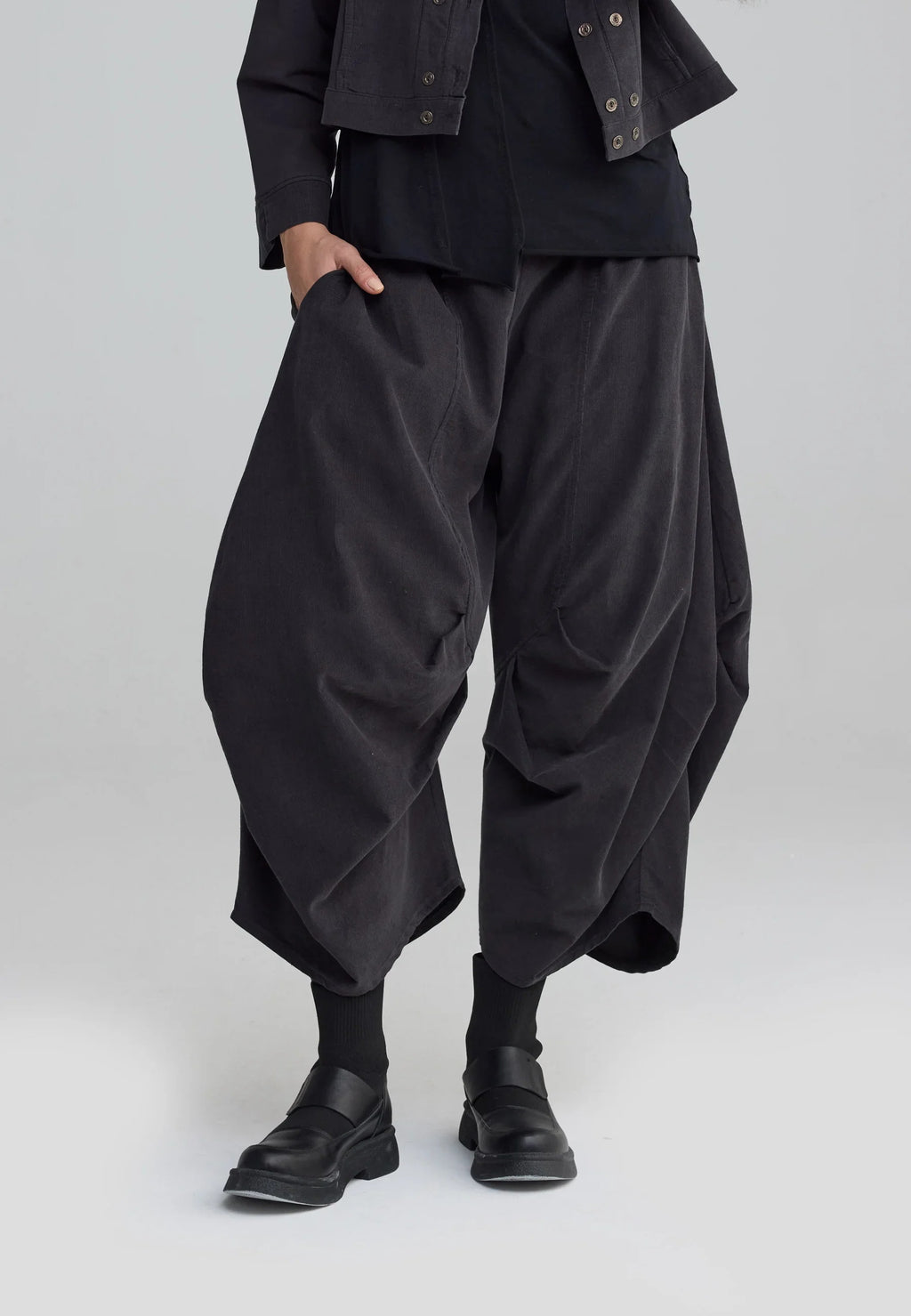 Luukaa's Noira Pleat Balloon Pants in Mink