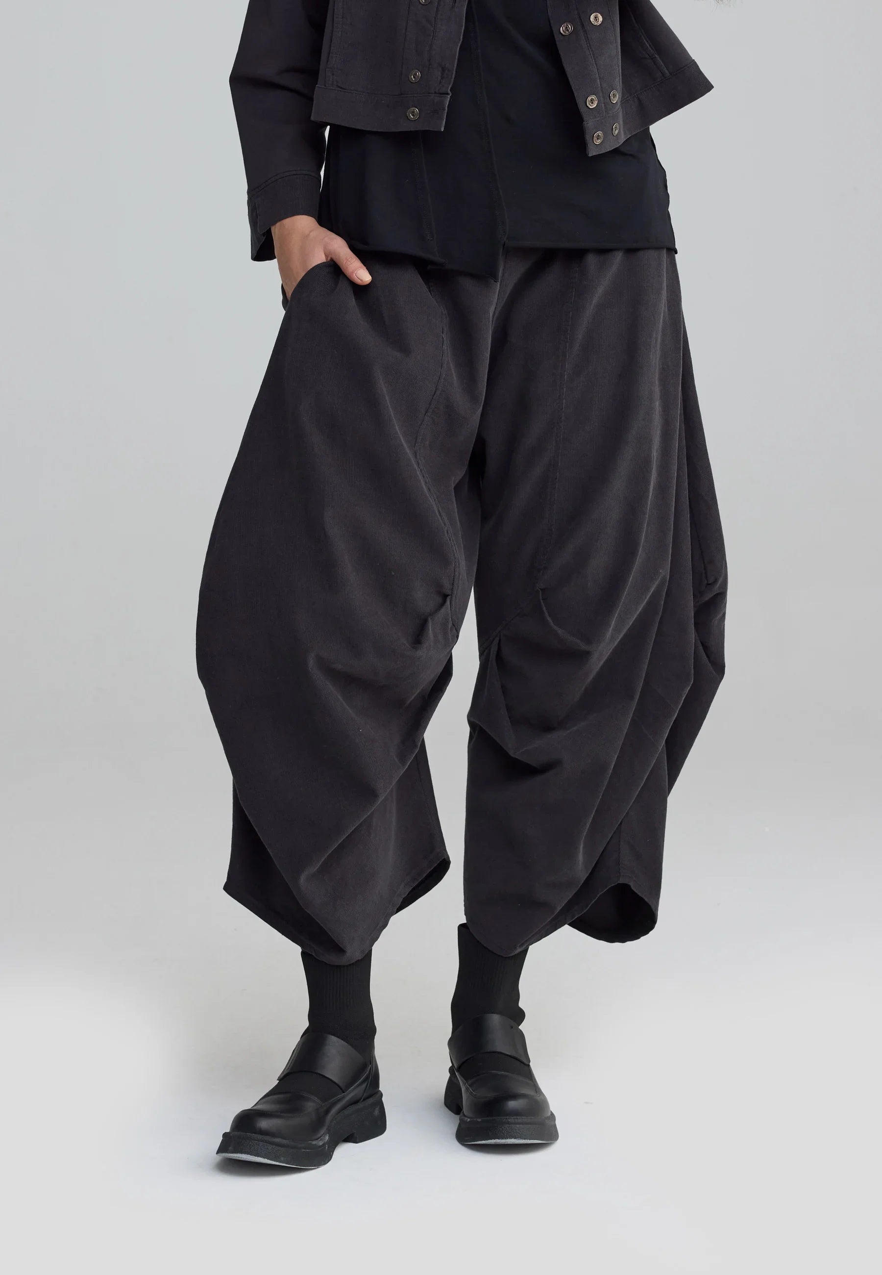 Luukaa's Noira Pleat Balloon Pants in Mink