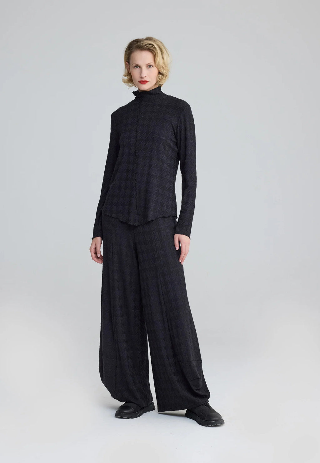 Luukaa Nevara Balloon Pant in Coal Black