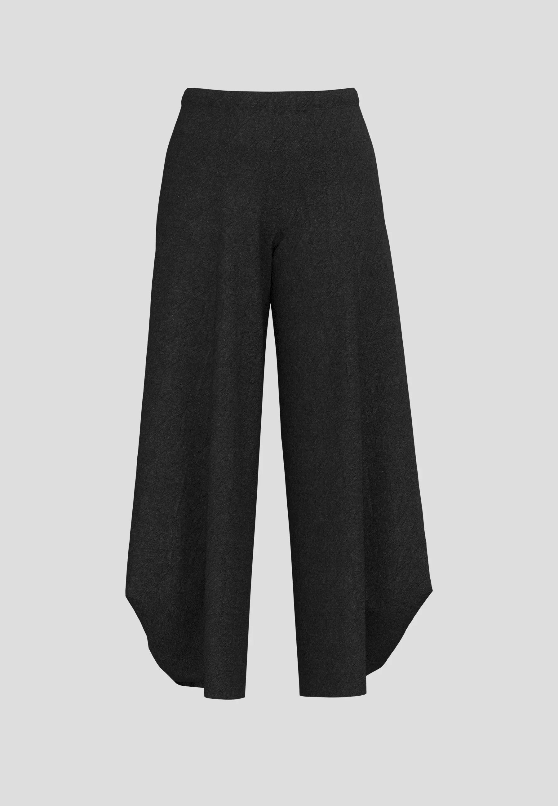 Luukaa Nevara Balloon Pant in Coal Black
