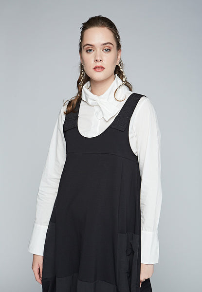  Luukaa's jumper-styled Echo Dress in black