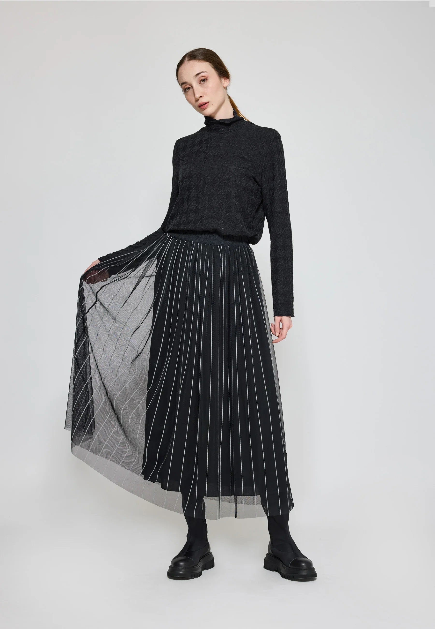 Luukaa's Siana Tulle Skirt in Black & Ecru