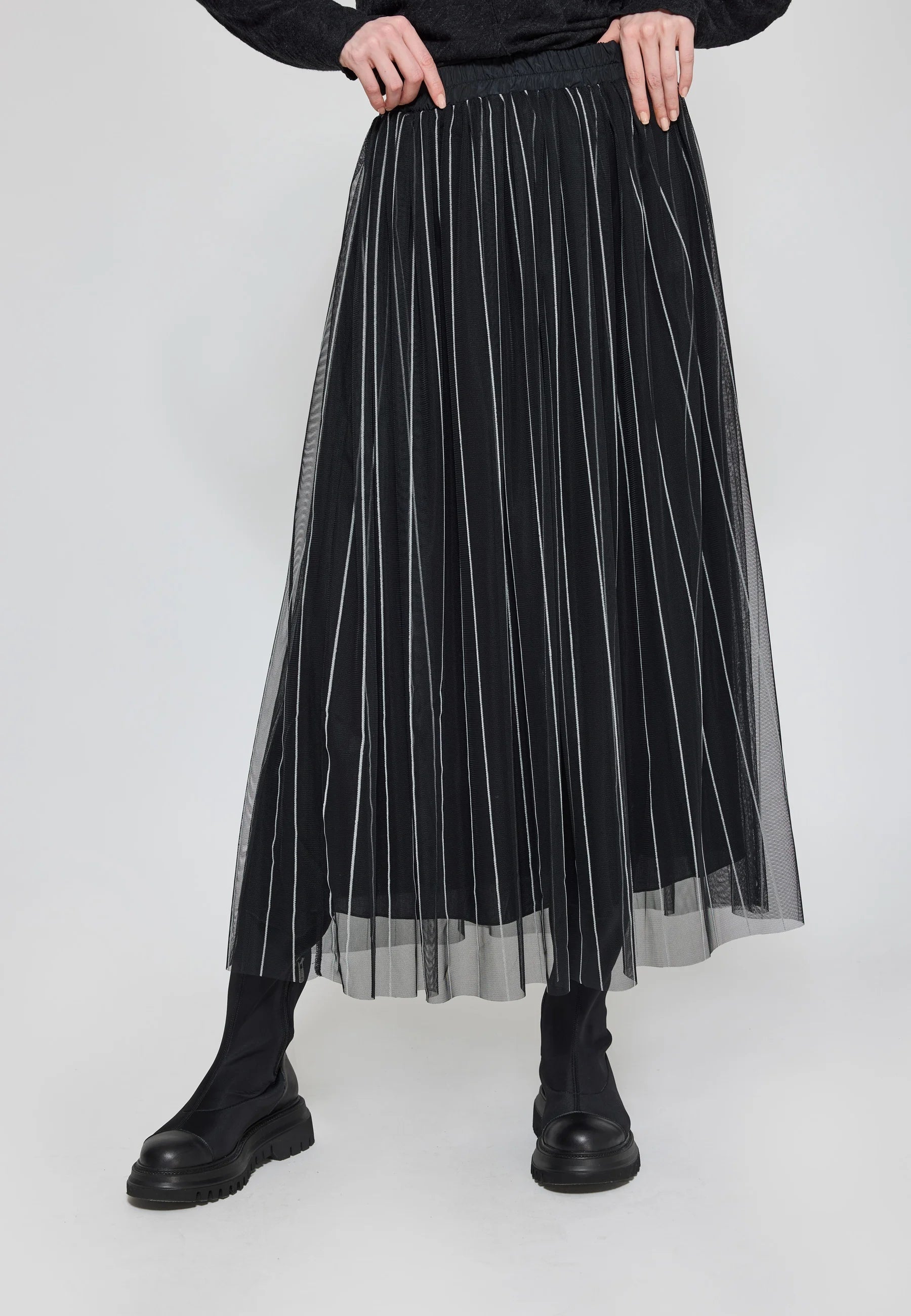 Luukaa's Siana Tulle Skirt in Black & Ecru