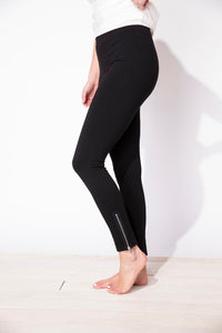 Liv by Habitat Solid Zip Legging in Black