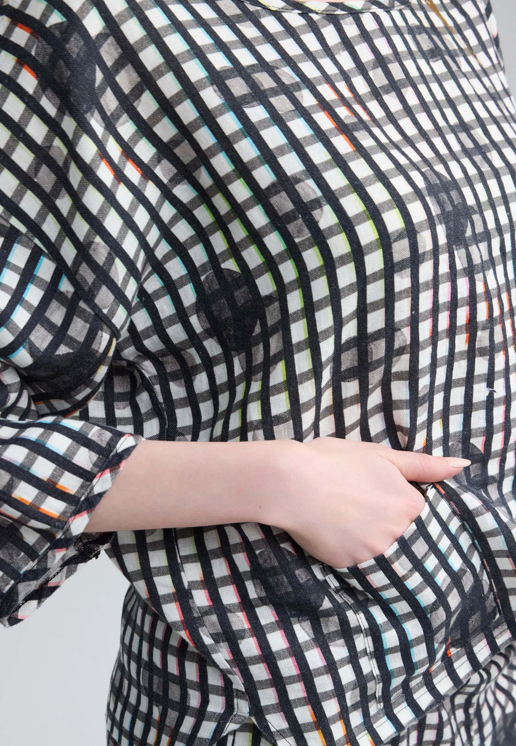 Luukaa Lunelle Neon Print Linen Boxy Blouse in Neon Black