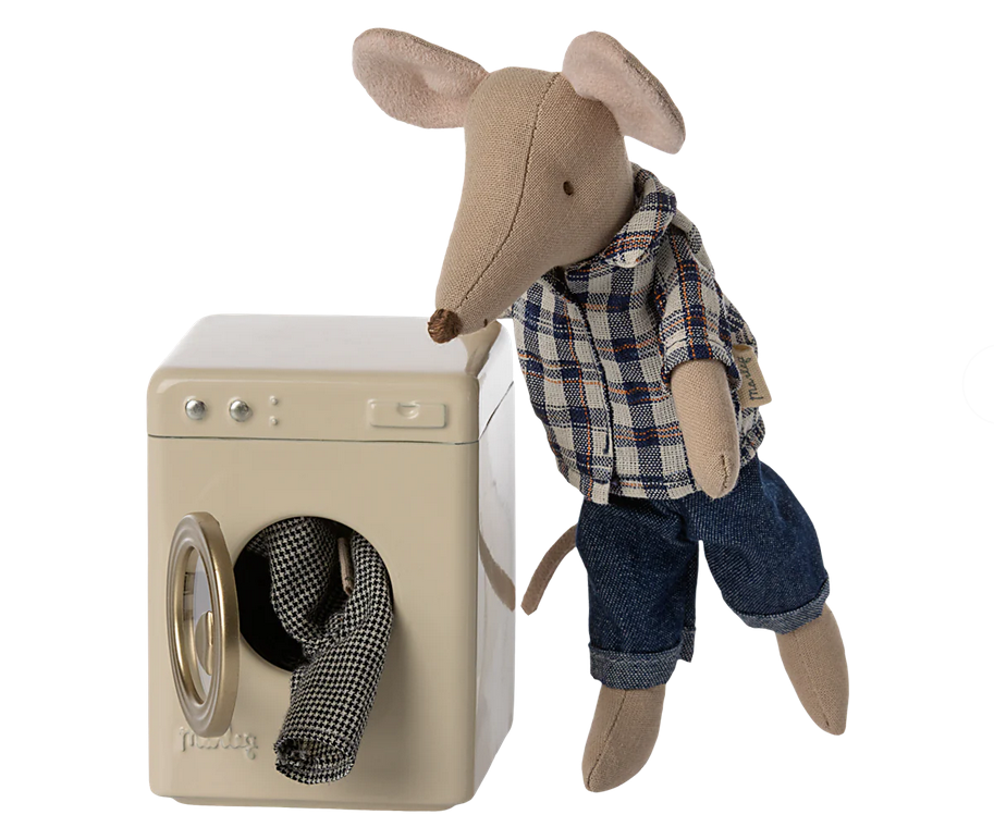 Maileg's Mouse Washing Machine