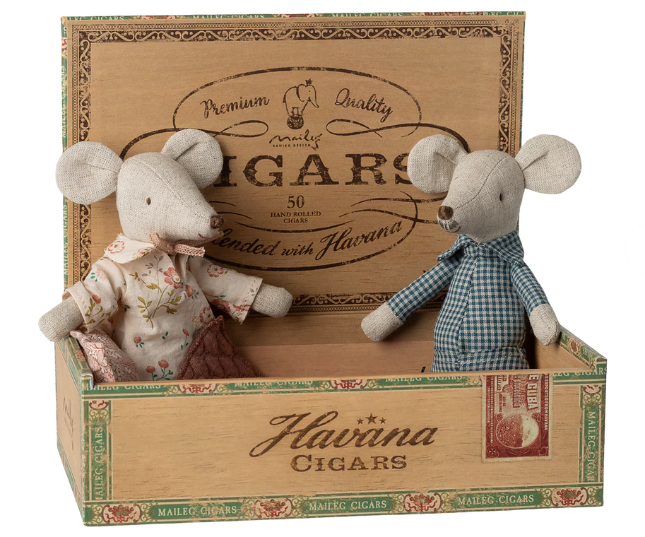 Maileg Grandma & Grandpa Mice in Cigarbox