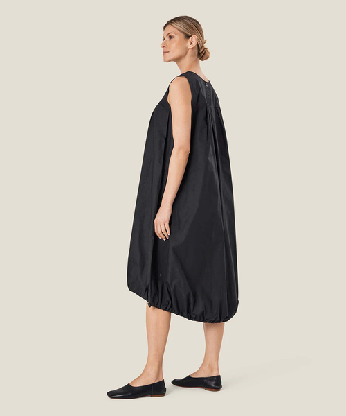 Otoba Sleeveless Dress in Black