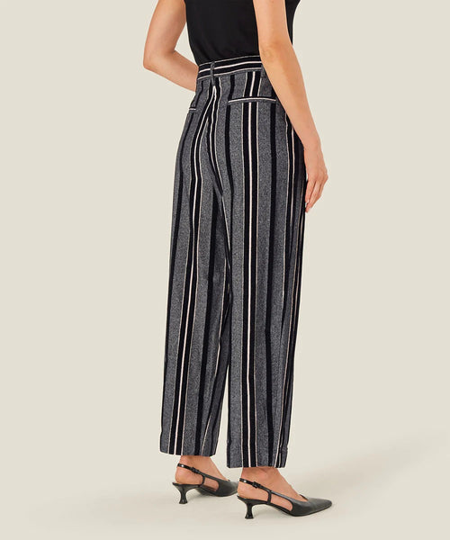 Masai Piedad Black and white striped straight leg pants. High waist, pleated front, pockets. well tailored.