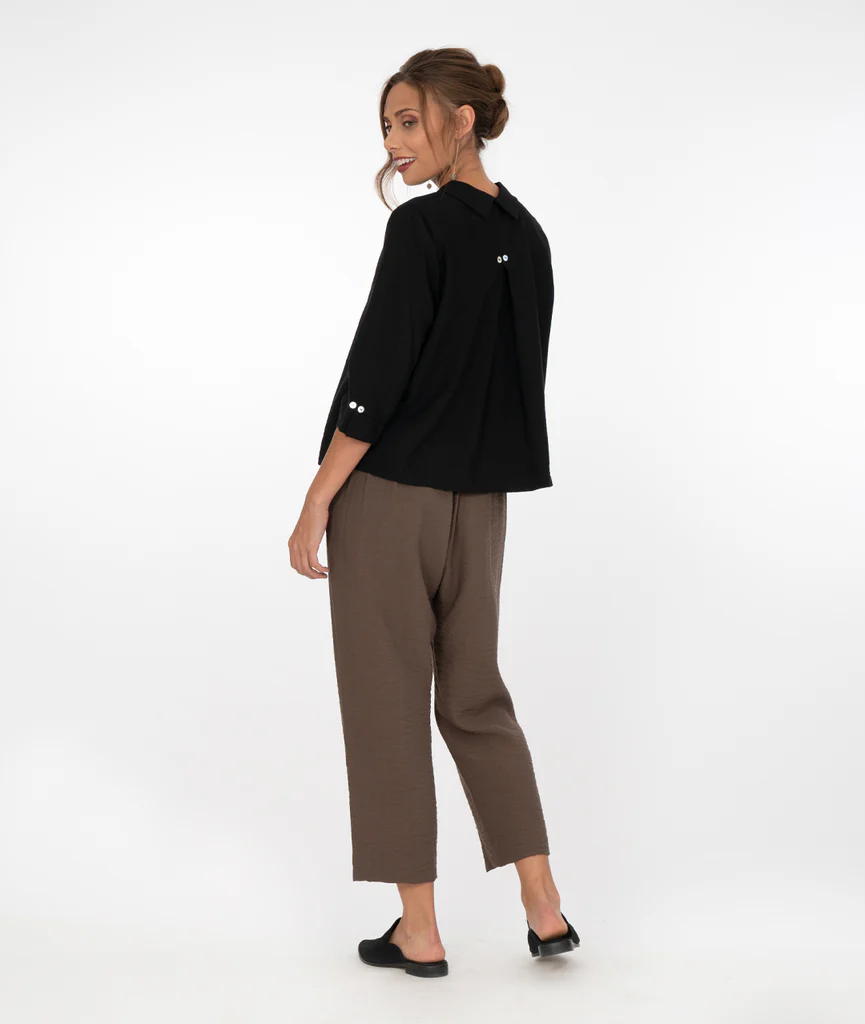 Niche's Twinbutton Top in Black