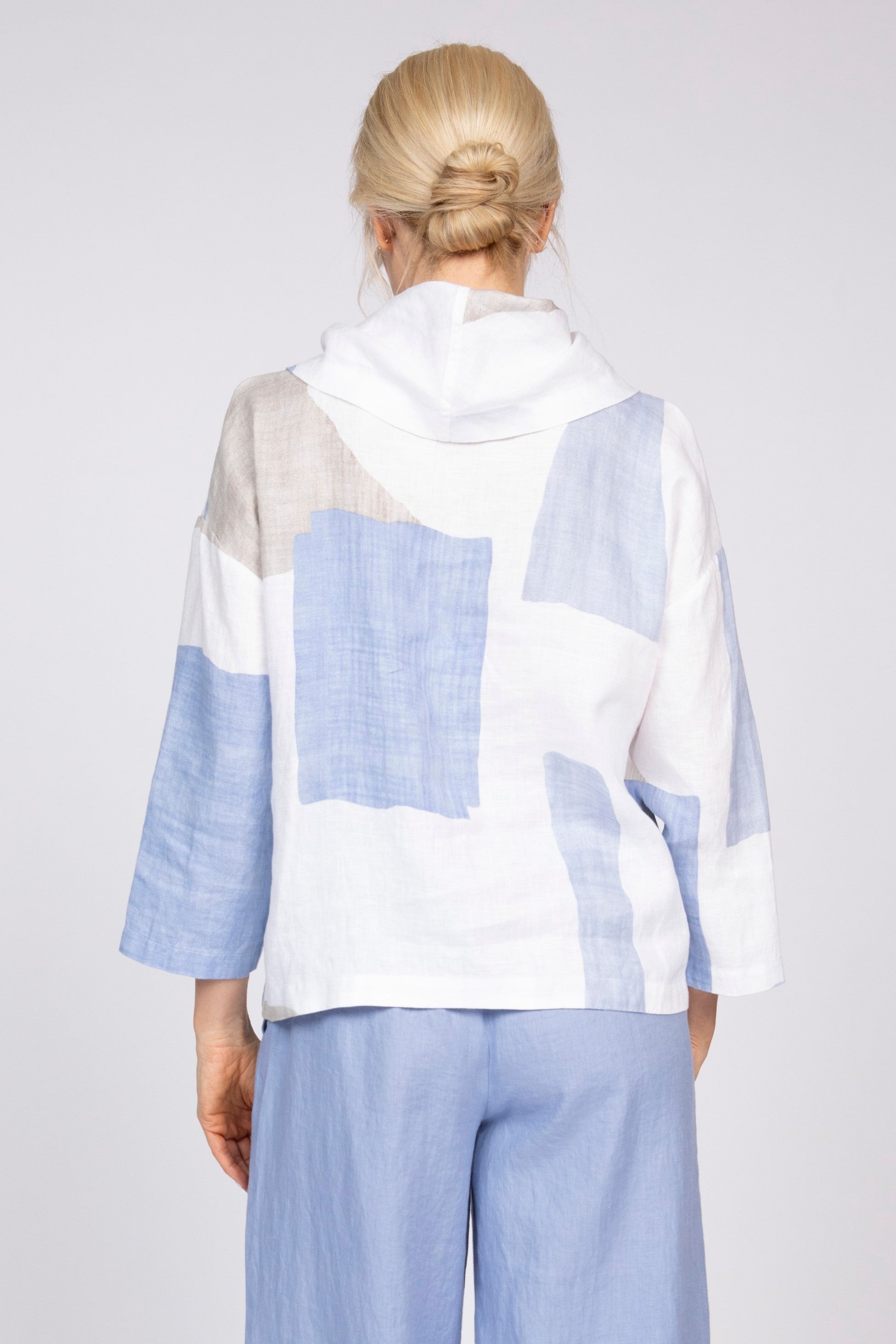 Olivia Coastal Colorblock Stay Centered Cowl in Blues