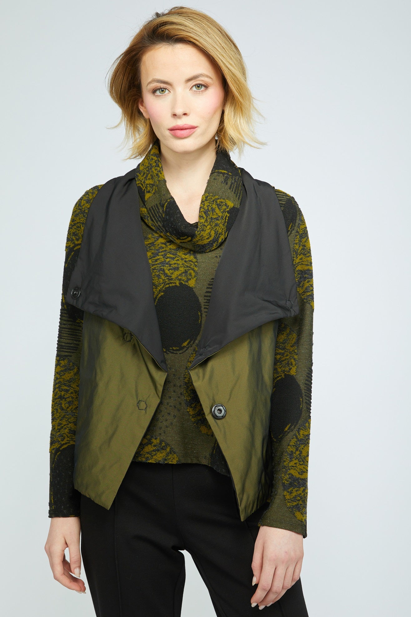 Olivia Out & About Vest in Moss