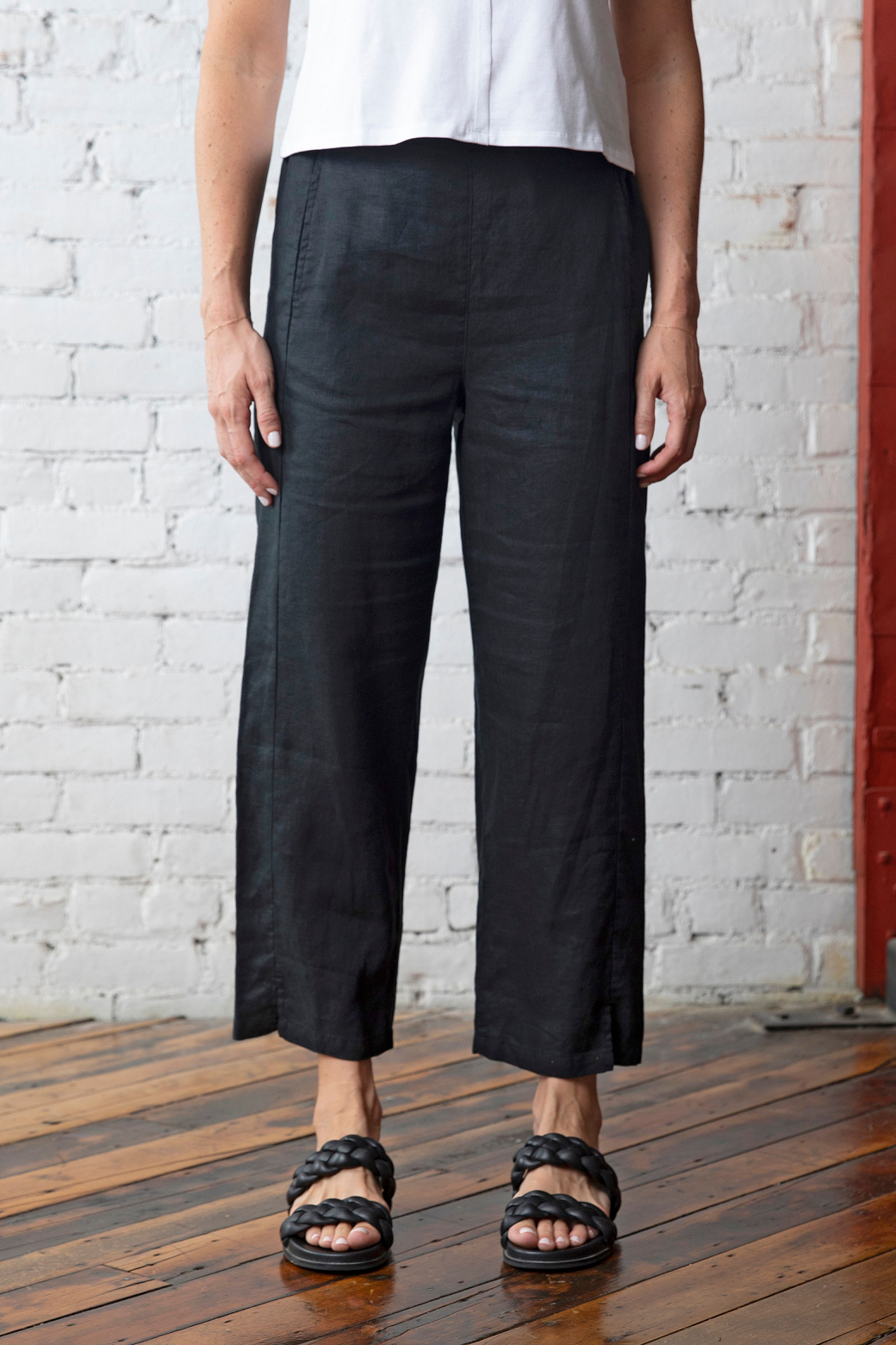 Olivia's Linen Straight Leg Pant in Black