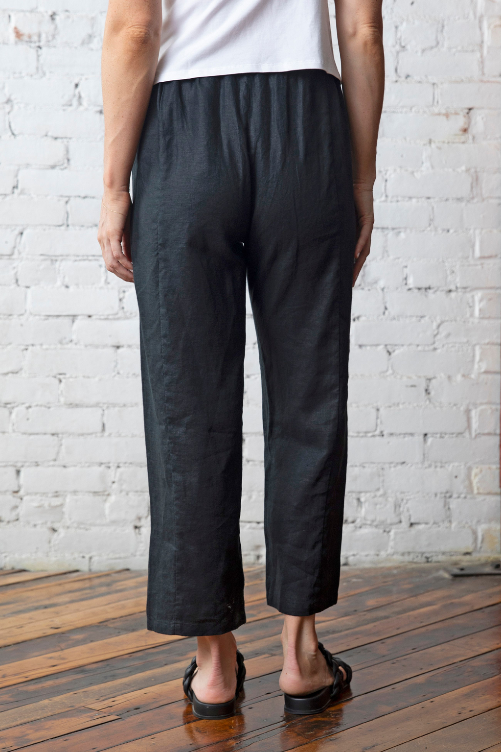 Olivia's Linen Straight Leg Pant in Black